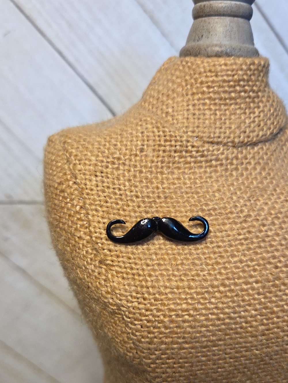 Small Shiny Black Mustash Pin Brooch
